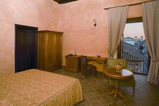 Hotel Palazzo Marzano Briatico Ruang foto